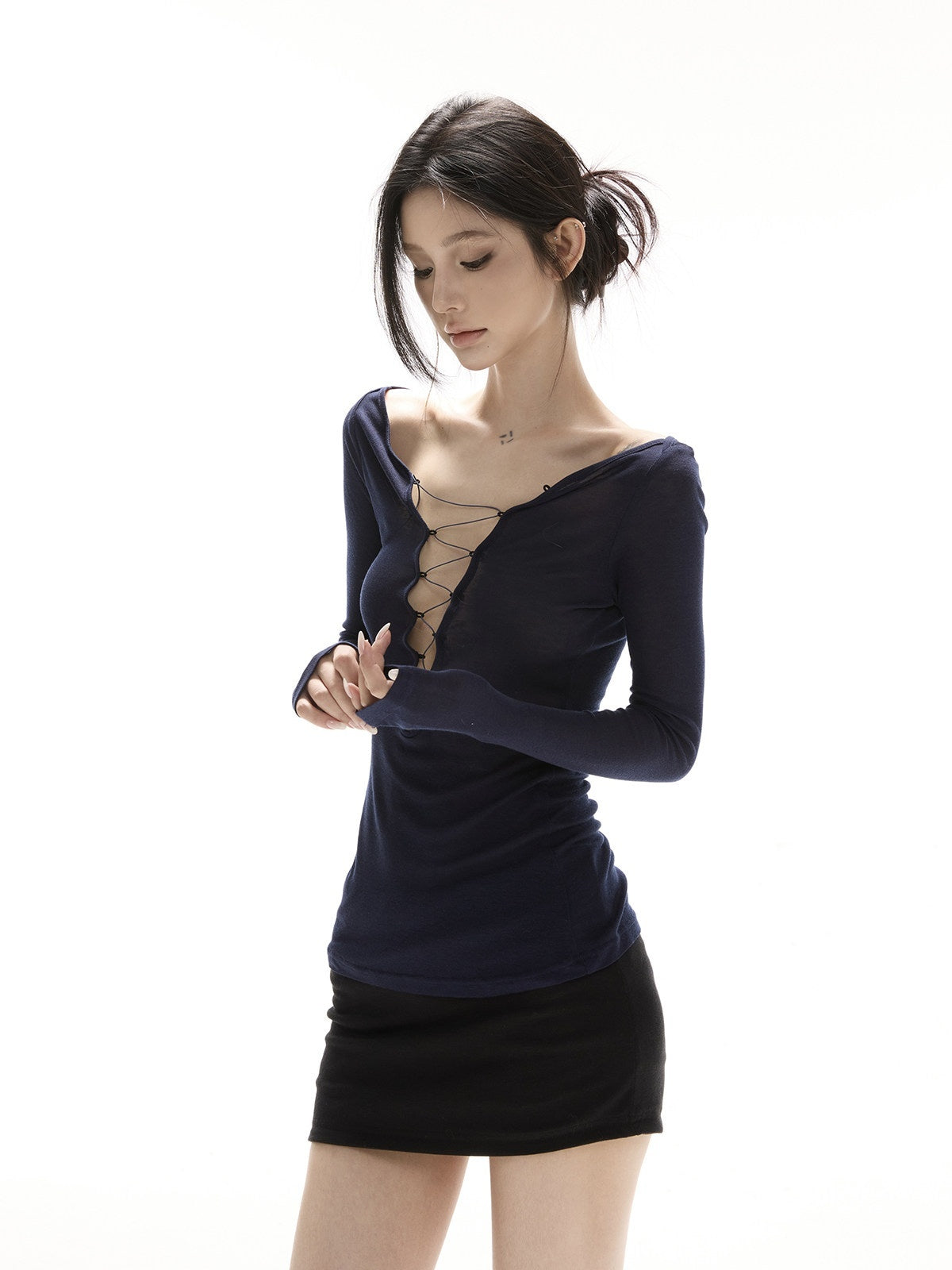CrushOnit_Breathable_Tencel_V-neck_Slim_Fit_Women_Casual_Chic_Long_Sleeve_Crop_Tops_MISSTT