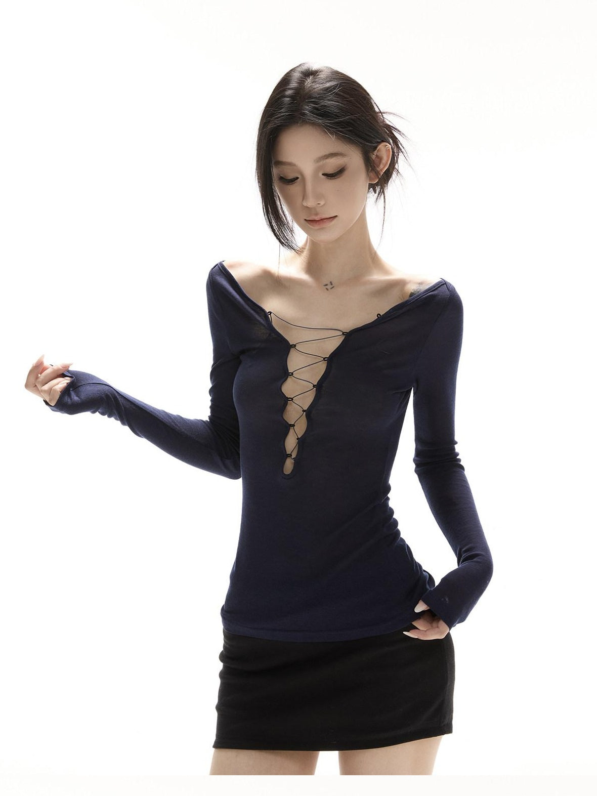 CrushOnit Breathable Tencel V-neck Slim Fit Women Casual Chic Long Sleeve Crop Tops