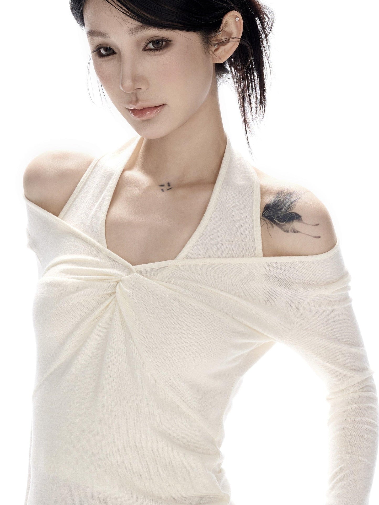 CrushOnit Breathable Viscose Elegant Slim Patchwork Midrise White Long Sleeve Crop Tops
