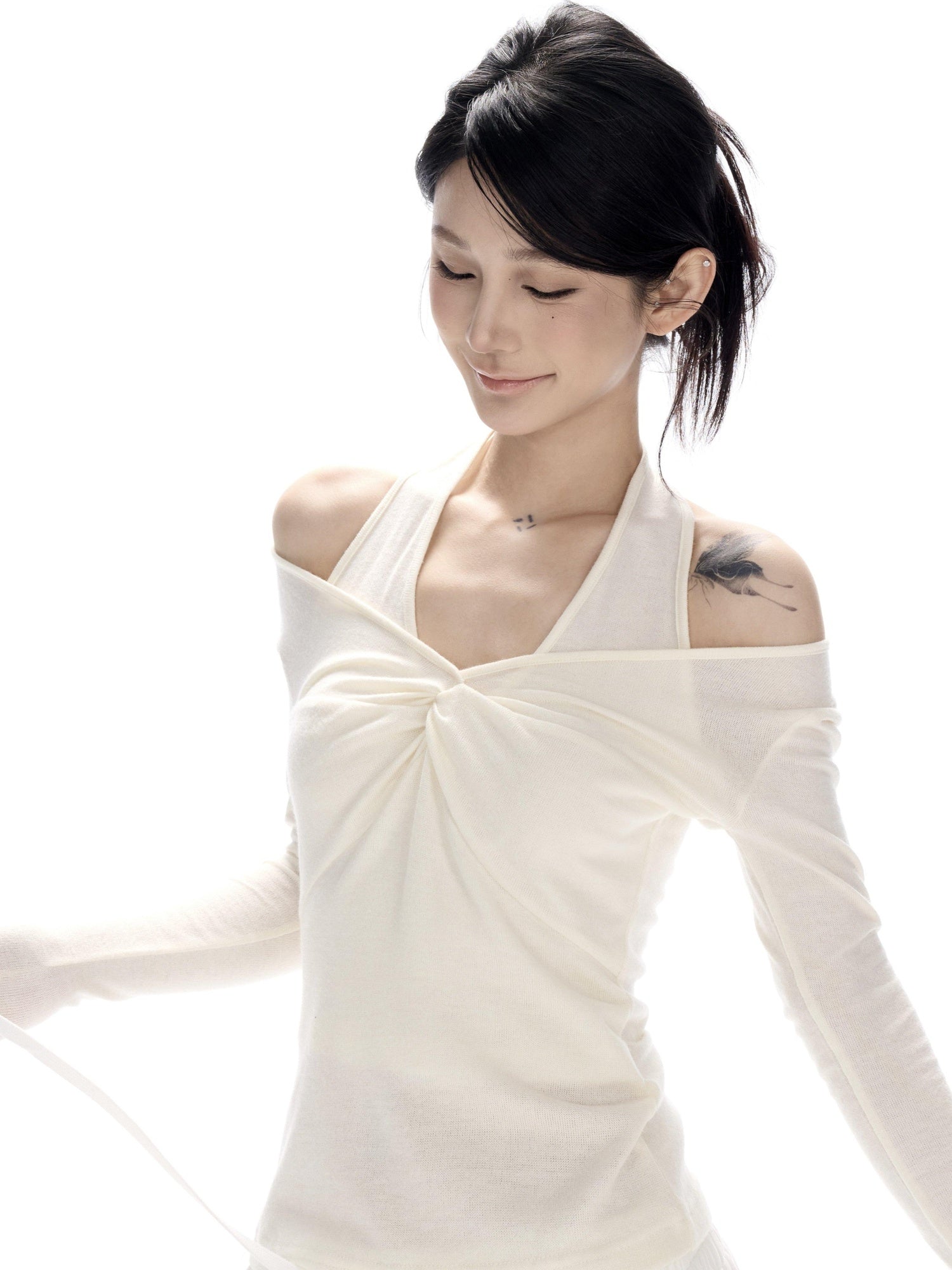 CrushOnit Breathable Viscose Elegant Slim Patchwork Midrise White Long Sleeve Crop Tops