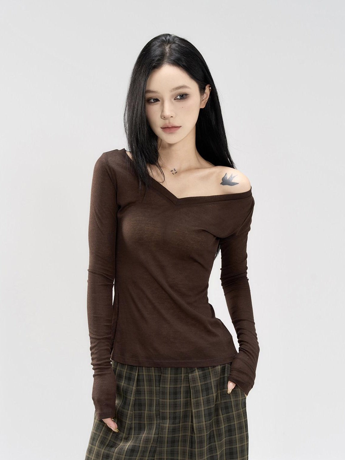 CrushOnit Eco Recycled Blend Slim Waist Commuter V-neck Women Coffee Long Sleeve T-Shirts