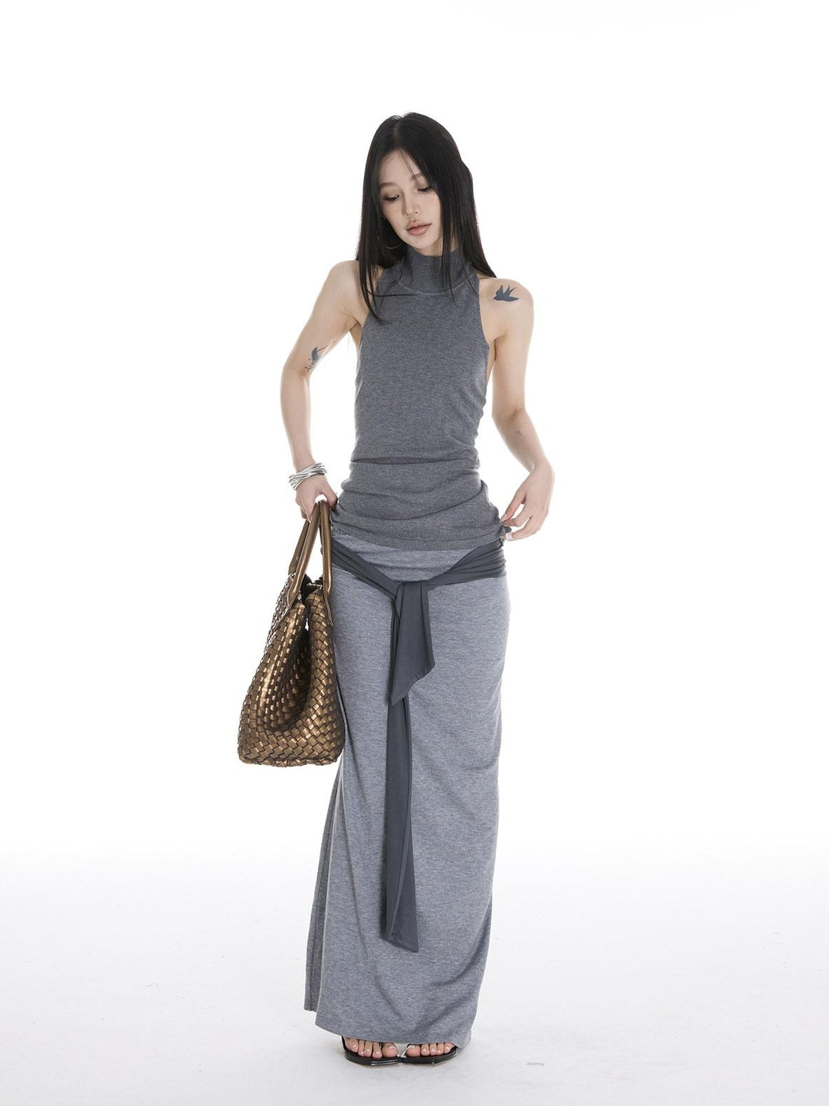 CrushOnit Sleek Commuter Slim Fit Sleeveless Turtleneck Pullover Young Women Grey Knitwear