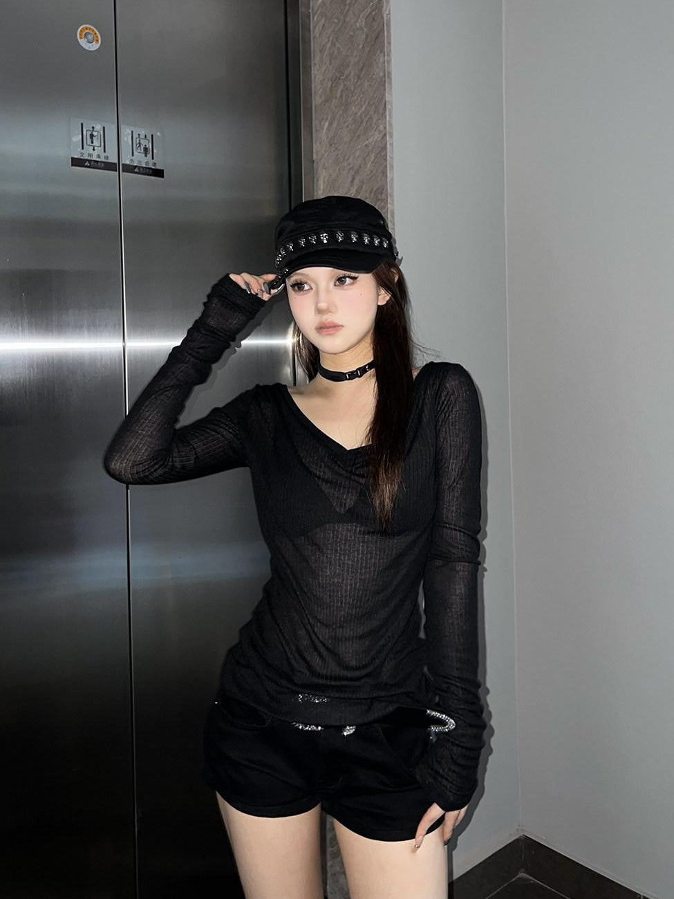 CrushOnit Slim Waist V-neck Office Minimal Ladies Cotton Blend Black Long Sleeve T-Shirts