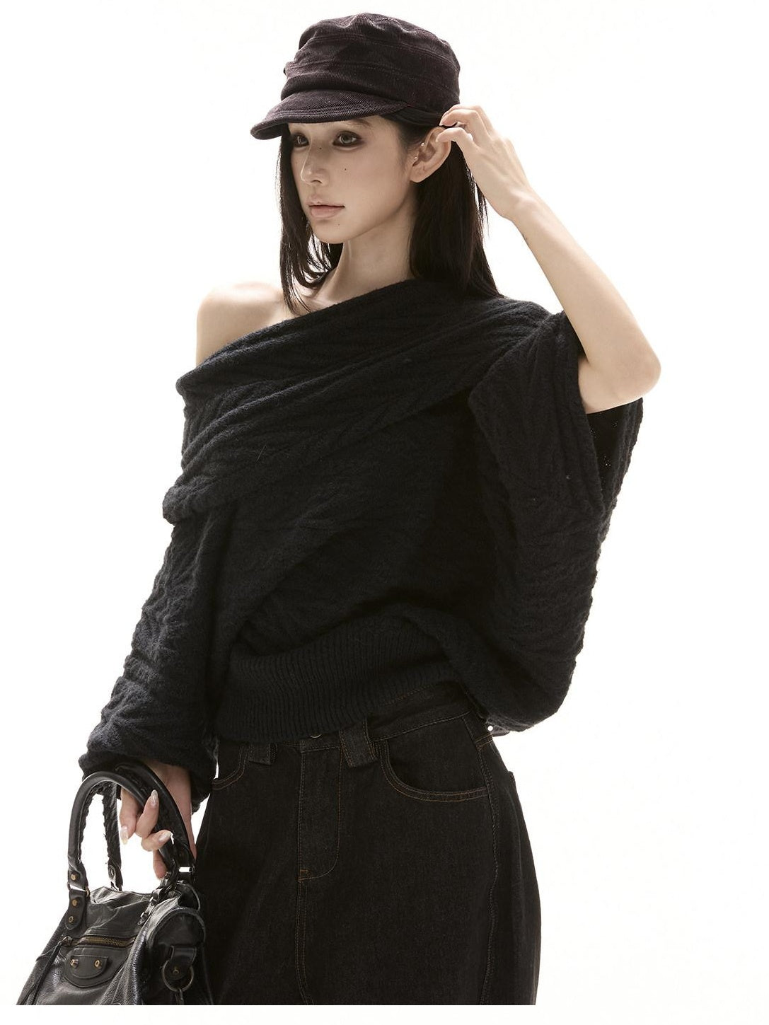 CrushOnit Thermal Street Loose Pleated Boat Neck Women Knit Pullover Black Sweaters