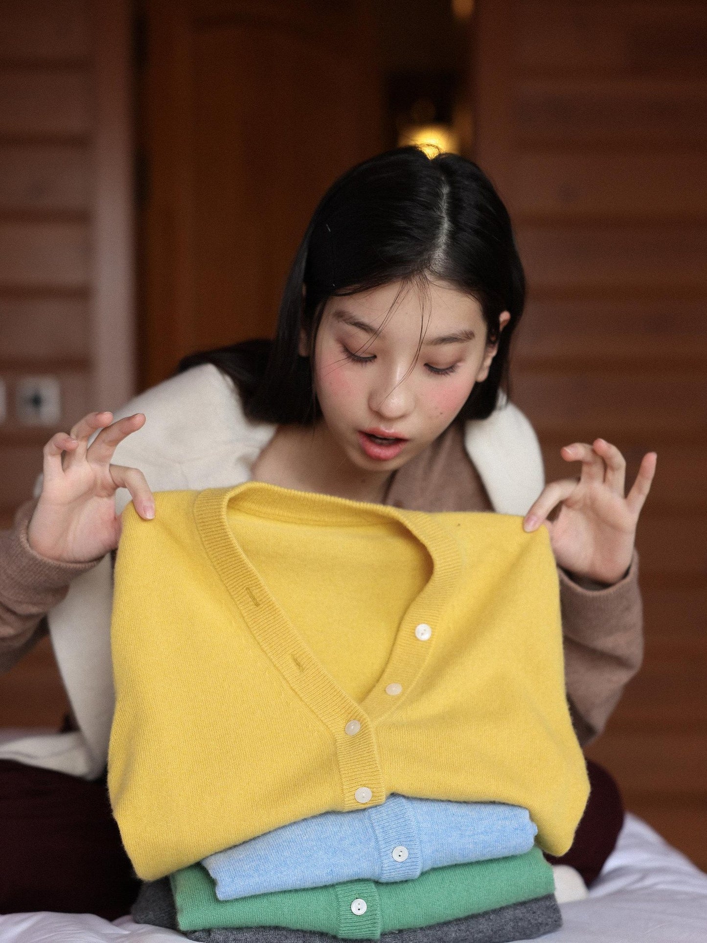 Miroment Ultra Soft Pure Cashmere Colorblock V-neck Button Cardigan Women Knit Sweater